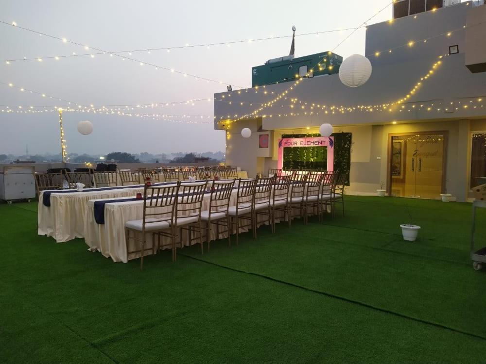 Hotel Four Element Varanasi Dış mekan fotoğraf