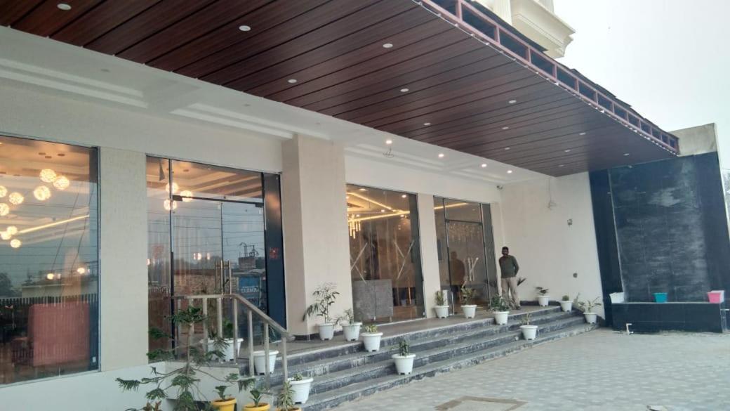 Hotel Four Element Varanasi Dış mekan fotoğraf
