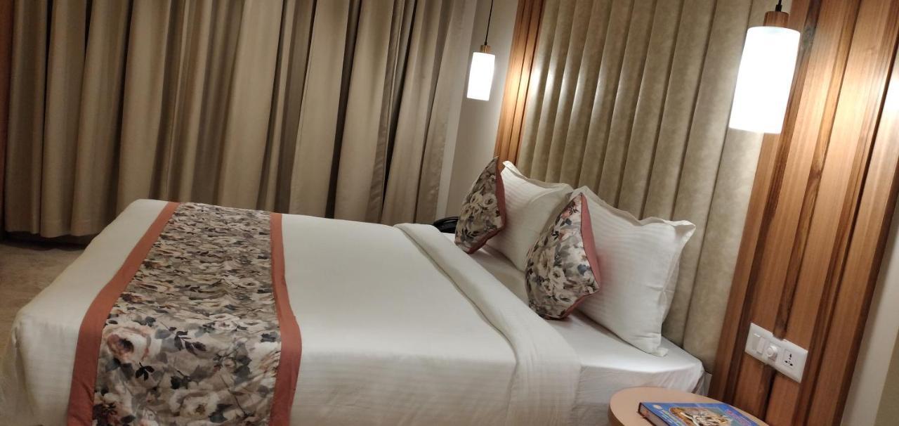 Hotel Four Element Varanasi Dış mekan fotoğraf