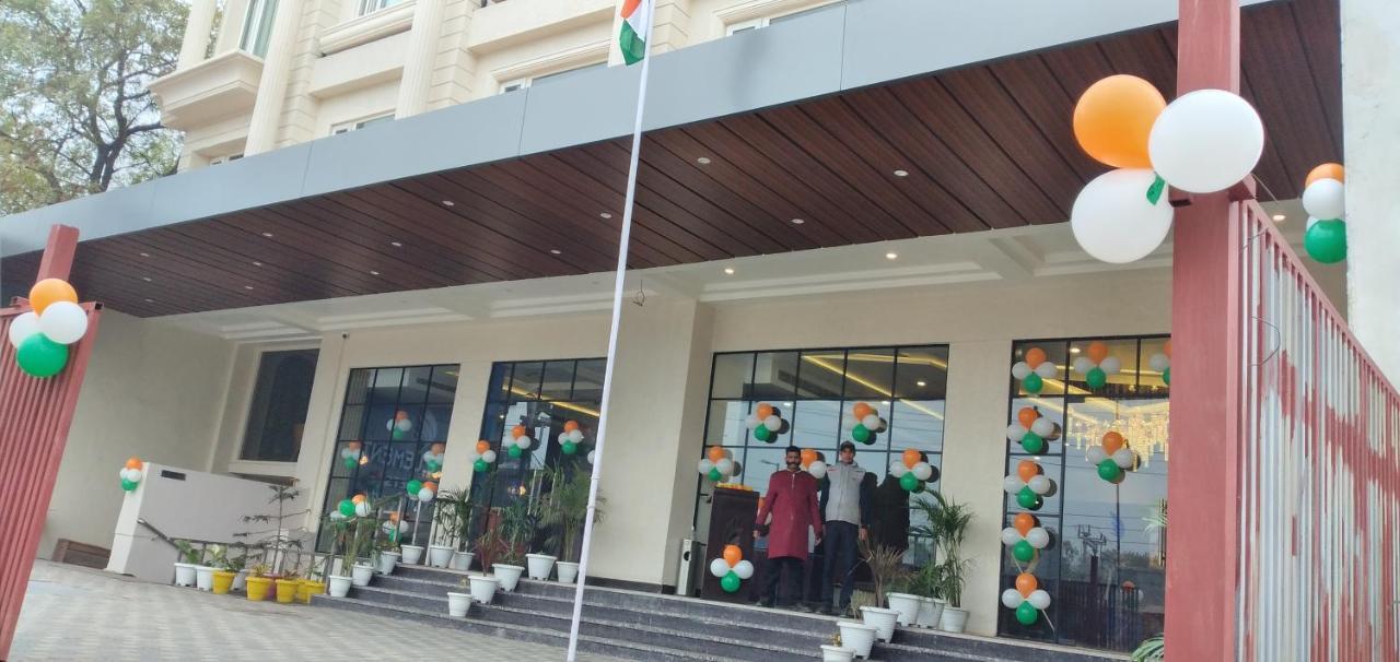 Hotel Four Element Varanasi Dış mekan fotoğraf