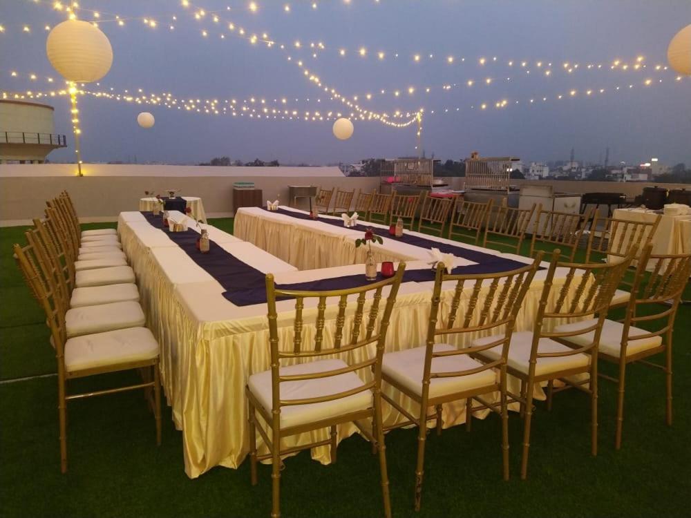 Hotel Four Element Varanasi Dış mekan fotoğraf