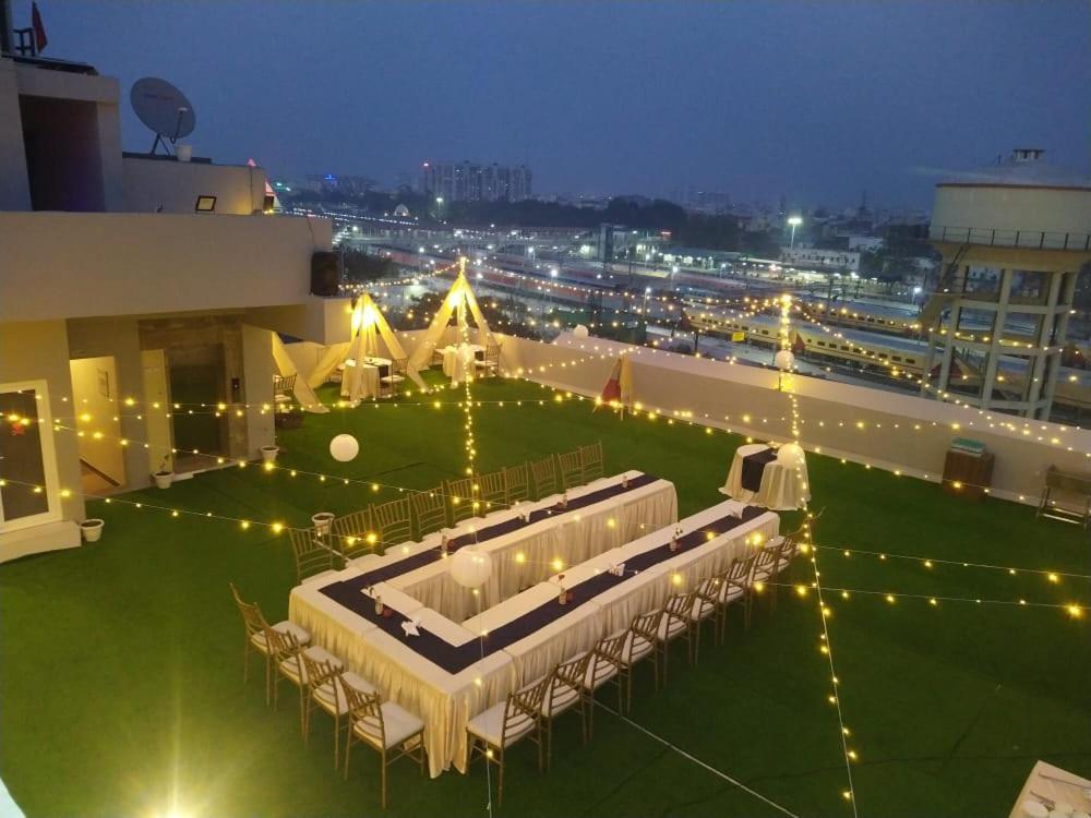 Hotel Four Element Varanasi Dış mekan fotoğraf