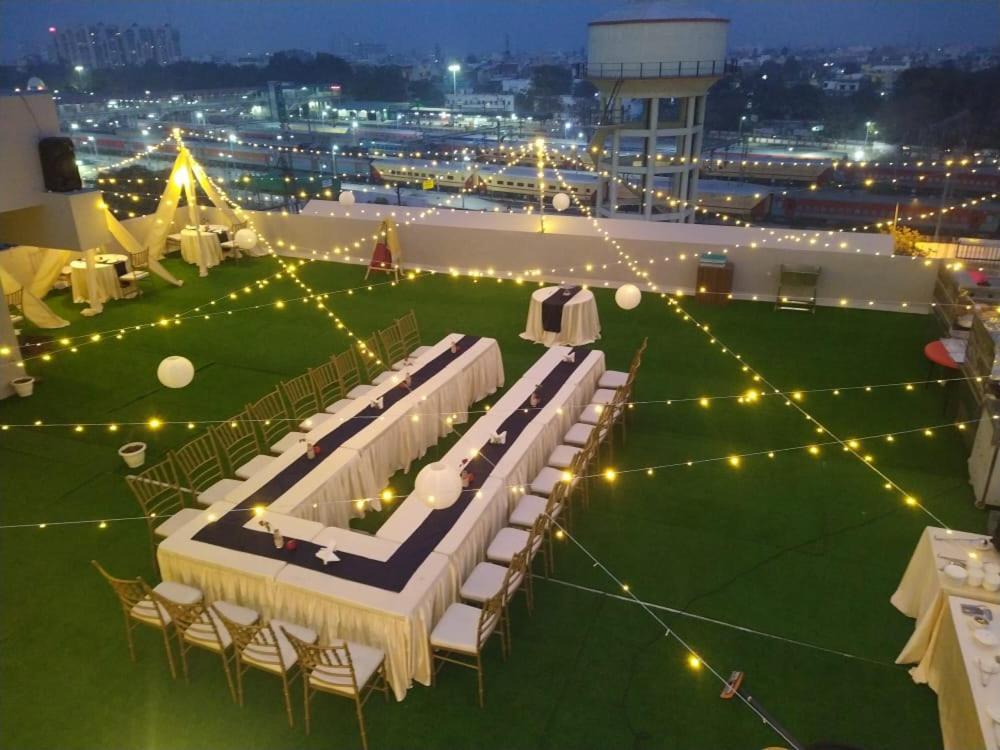 Hotel Four Element Varanasi Dış mekan fotoğraf