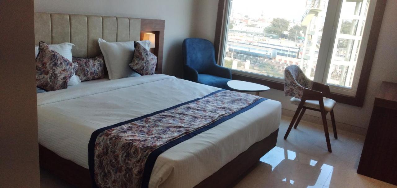 Hotel Four Element Varanasi Dış mekan fotoğraf